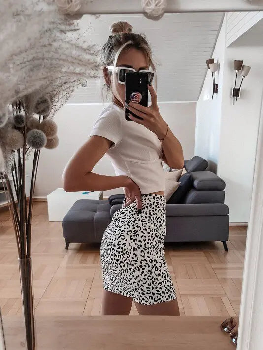 Leopard Print Slim Skirt